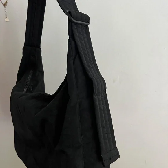 Baggu Nylon Medium Shoulder Bag - Picture 4 of 5